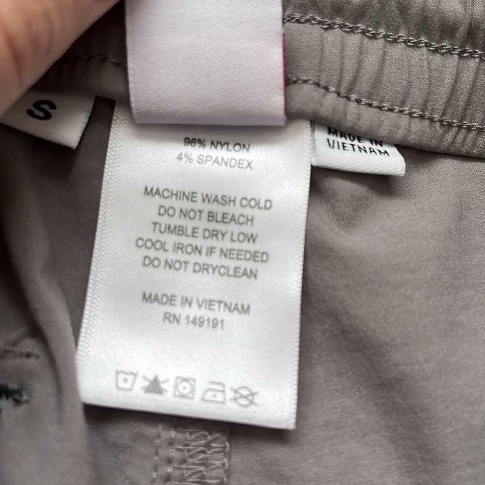 Topo Designs Mens Shorts Grey Nylon Stretch Outdoor Athleisure Size Small - Picture 8 of 11